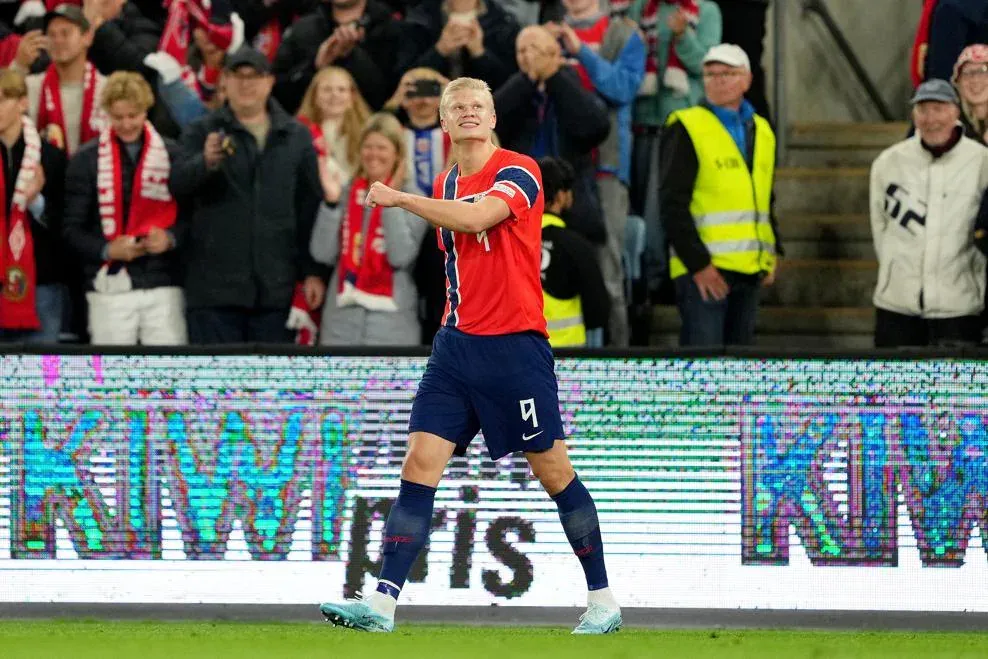 Bis de Haaland dá vitória à Noruega 